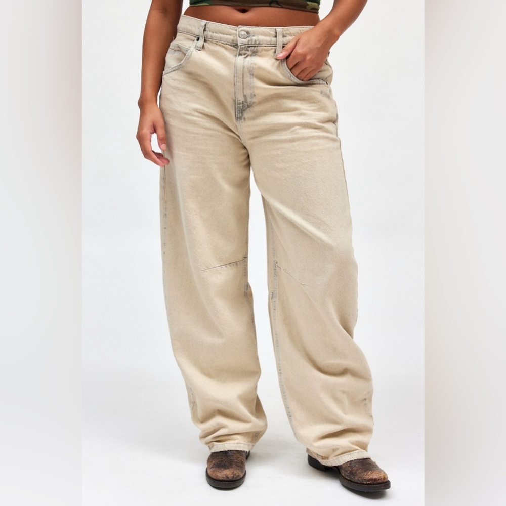 BDG Cream Flare & Wide Leg Jeans